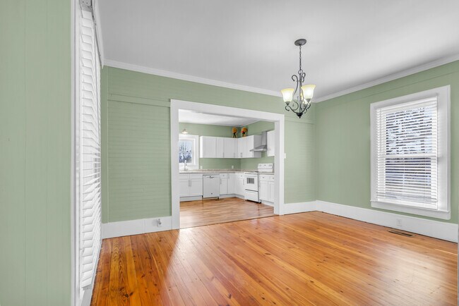 Building Photo - 801 NC-33