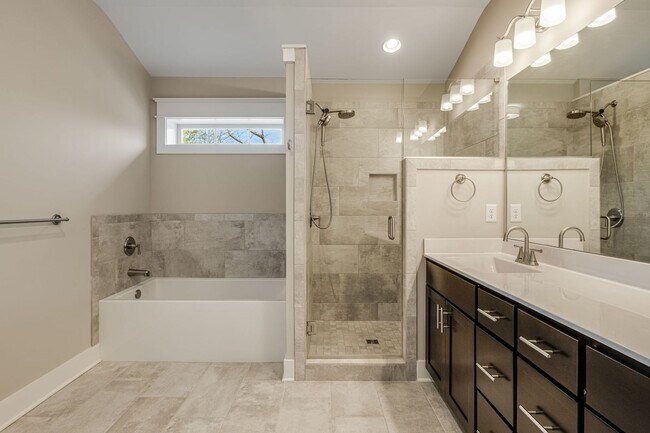 Building Photo - Stunning 3-Bedroom Townhome in Black Mountain's Sweet Birch Commons