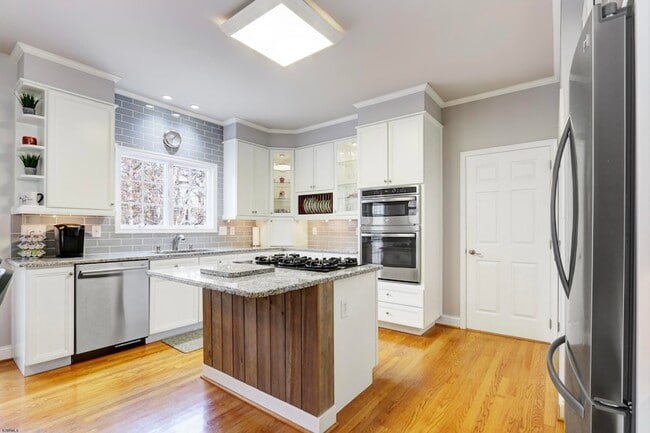 Building Photo - 113 Lighthouse Ln