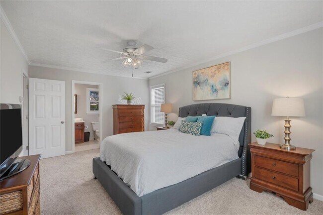 Building Photo - 4508 Pine Hill Terrace NE