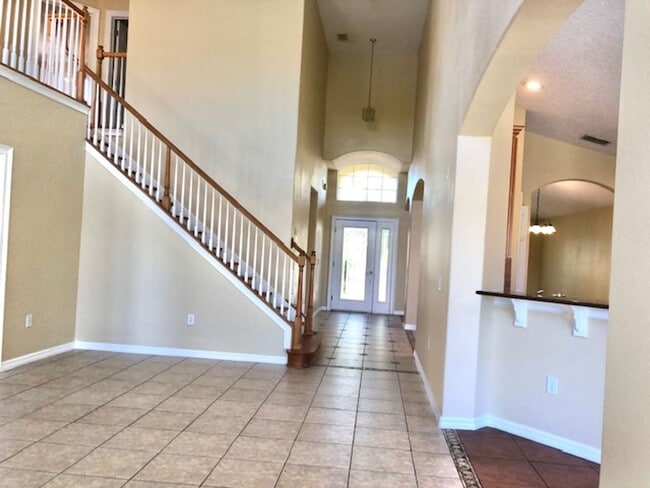 Building Photo - EAGLE CREEK LAKE NONA! WELCOME HOME! Beautiful water views! Spacious 2 story-3 bedroom 2.5 bath h...