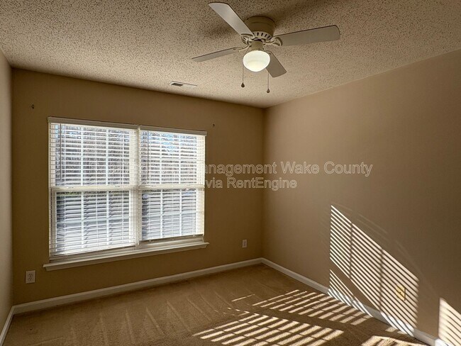 Building Photo - 504 Canyon Lake Cir