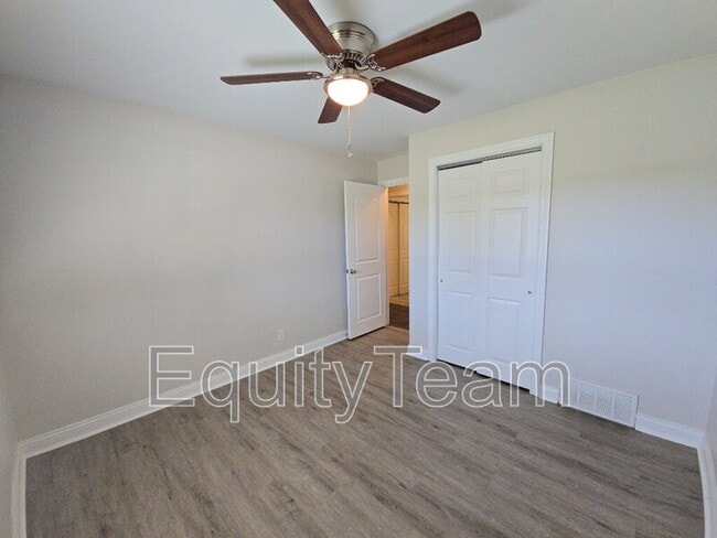 Building Photo - 3521 Mary Ann Dr