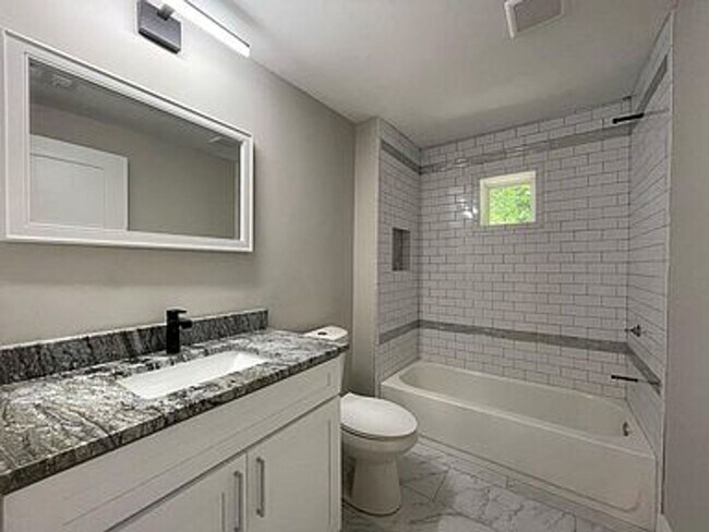 Building Photo - Beautiful Mozley Park Neighborhood Home