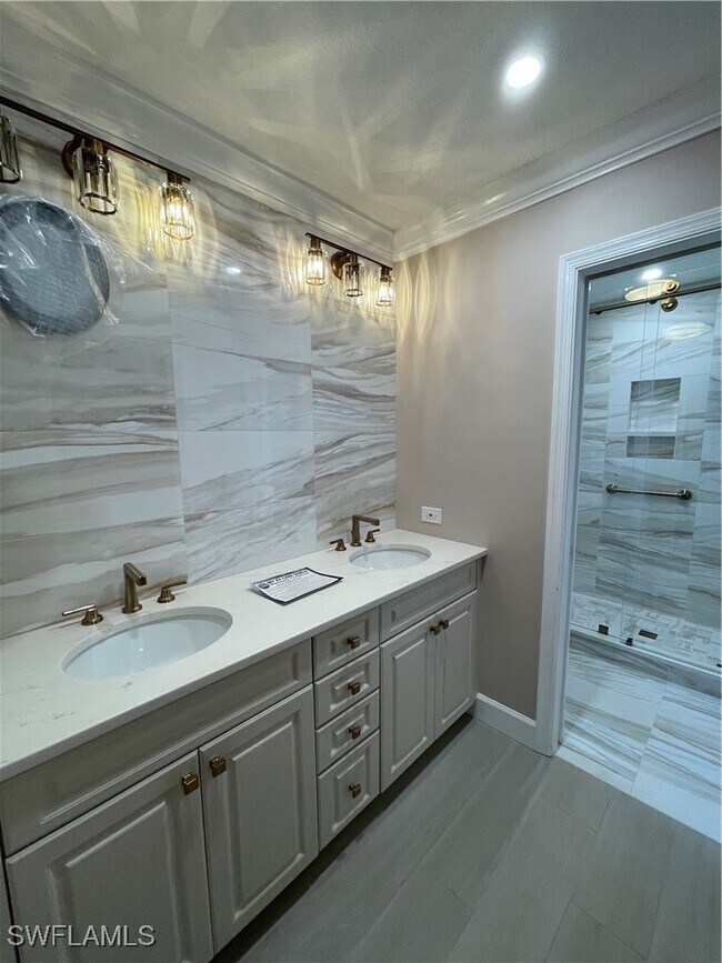 Building Photo - 7046 Barrington Cir