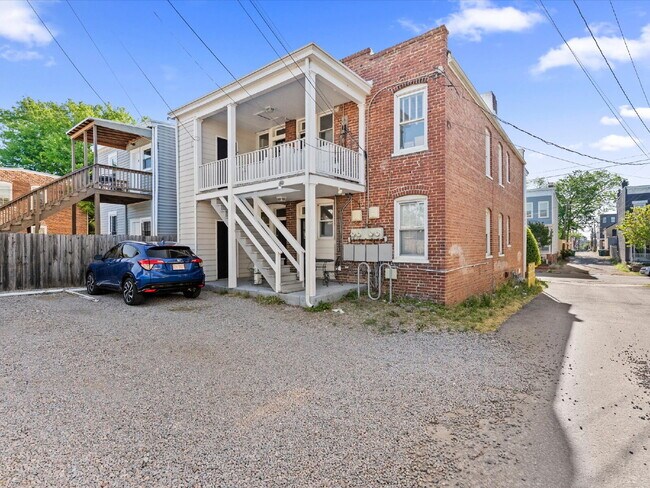 Building Photo - 4 S Vine St