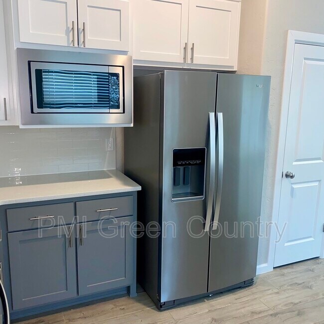 Building Photo - 21025 E 40th Pl S