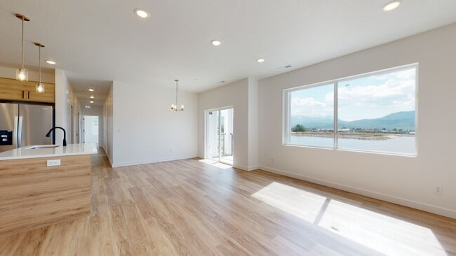 Building Photo - 1322 Sawmill Blvd E