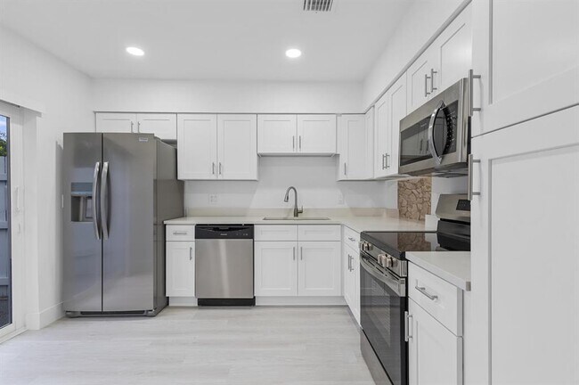 Building Photo - 6993 NW 29th Way