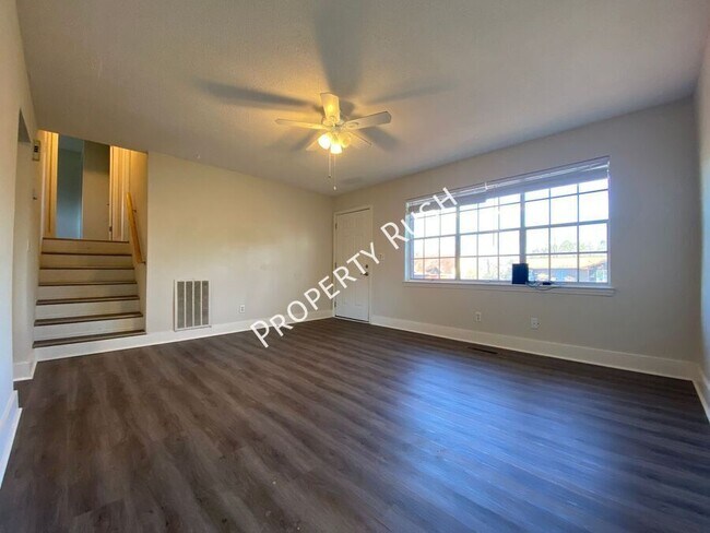 Building Photo - 4727 Tessie Ln