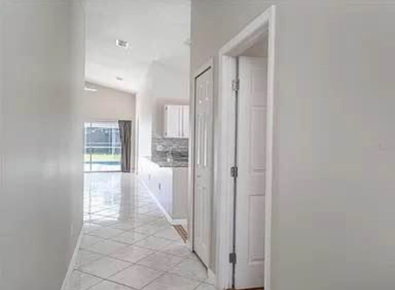 Building Photo - 17406 Woodcrest Way