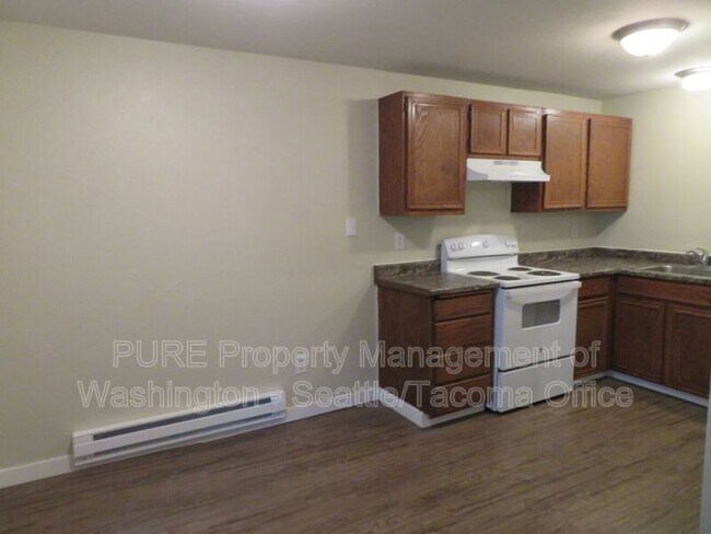 Building Photo - 1011 18th St NE