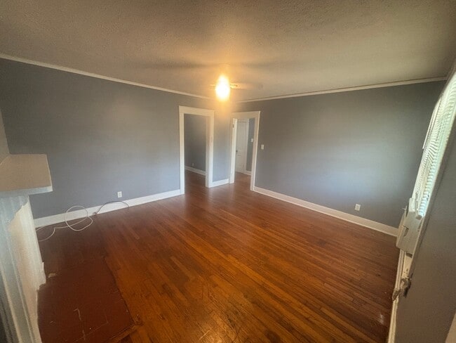 Building Photo - 814 South Street E