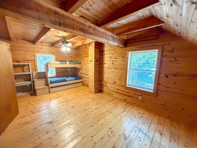 Building Photo - 111 Rocky Creek Dr