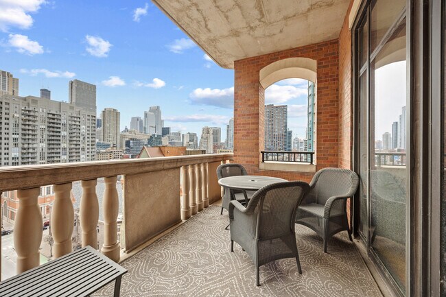 Building Photo - 30 W Erie St