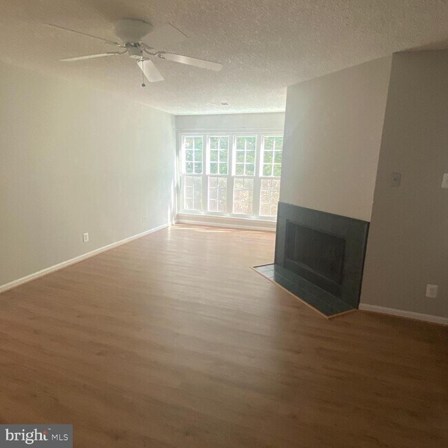 Building Photo - 3805 Green Ridge Ct