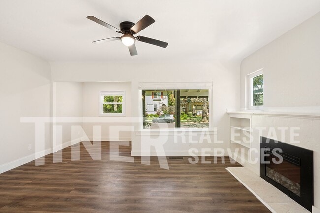 Building Photo - 4456 G St