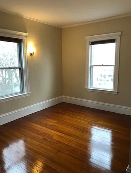 Building Photo - 39 Olcott St