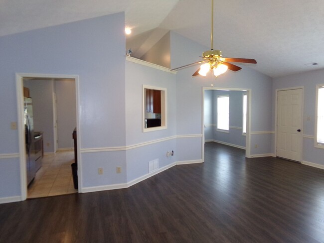 Building Photo - Charming Home in Havelock