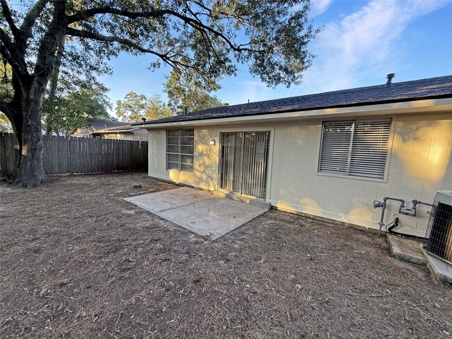 Building Photo - 14411 Cypress Leaf Dr