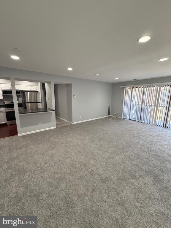 Building Photo - 10122 Campus Way S