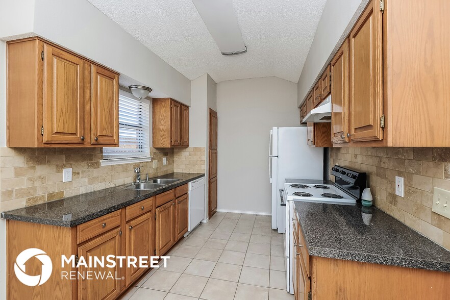 Building Photo - 1024 Green Ridge Terrace