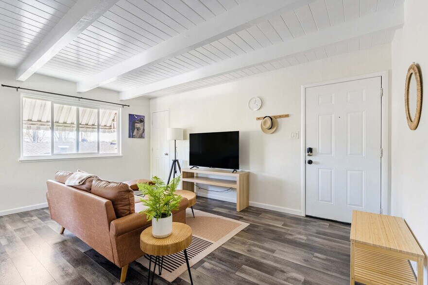 Building Photo - 2312 Bonar St