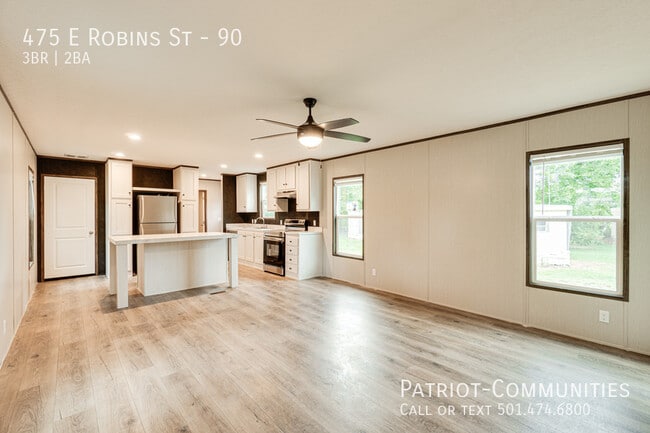 Building Photo - 475 E Robins St