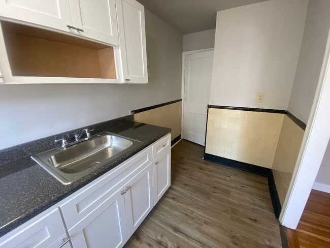 Building Photo - Desirable, Quaint 3/1 bath Beautiful Home in Upper Darby!