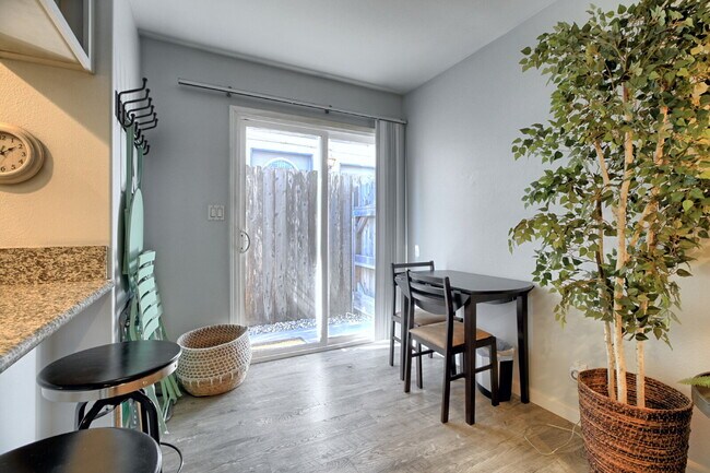 Building Photo - Charming 1-Bedroom Oasis on Highland Drive, Oxnard - Silver Strand