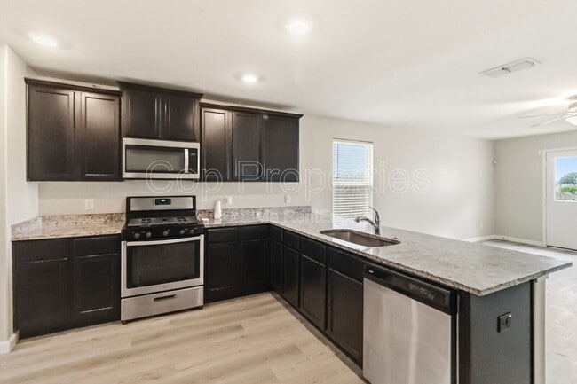 Building Photo - 15027 Harbor Lndg