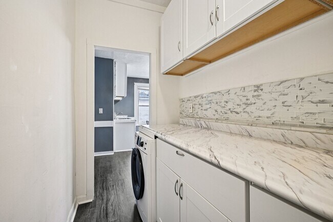 Building Photo - 16 Gannett St