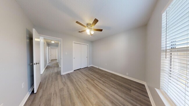 Building Photo - 1922 Heartland Dr