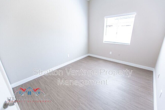 Building Photo - 1915 S 39th St