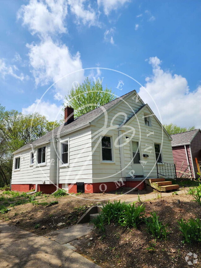 Building Photo - Charming 3-Bedroom brand new inside!  Coun...