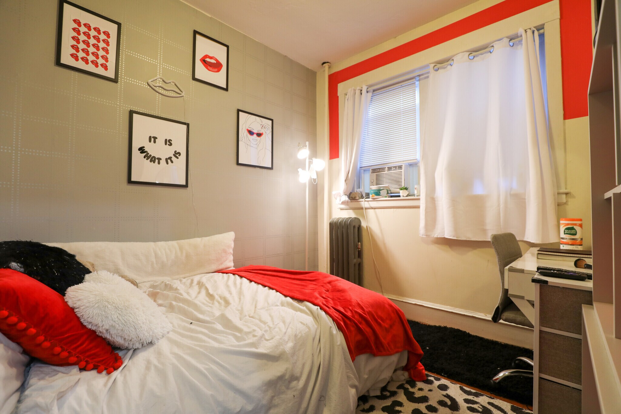 Building Photo - 322 St Paul St