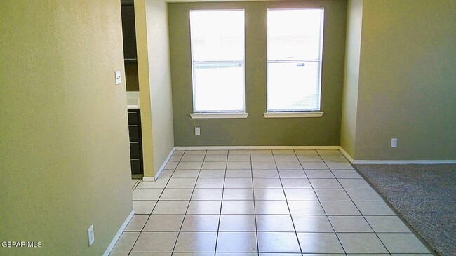 Building Photo - 1450 Plaza Roja Ct
