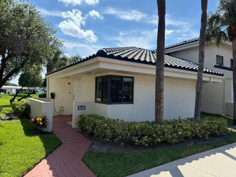 Building Photo - 8148 NW 17th Mnr