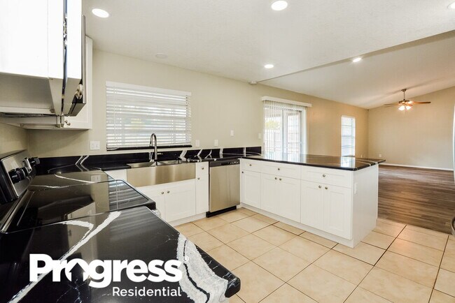 Building Photo - 938 N Jerico Dr