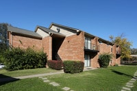 2045 Cambridge Dr - Cambridge Park