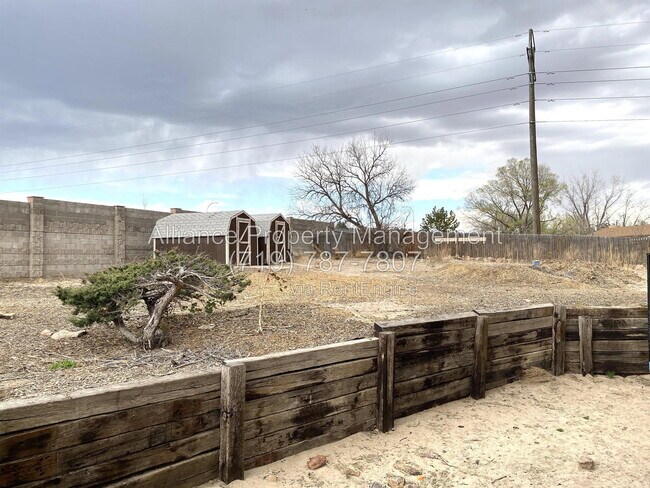 Building Photo - 2168 Wildwood Dr