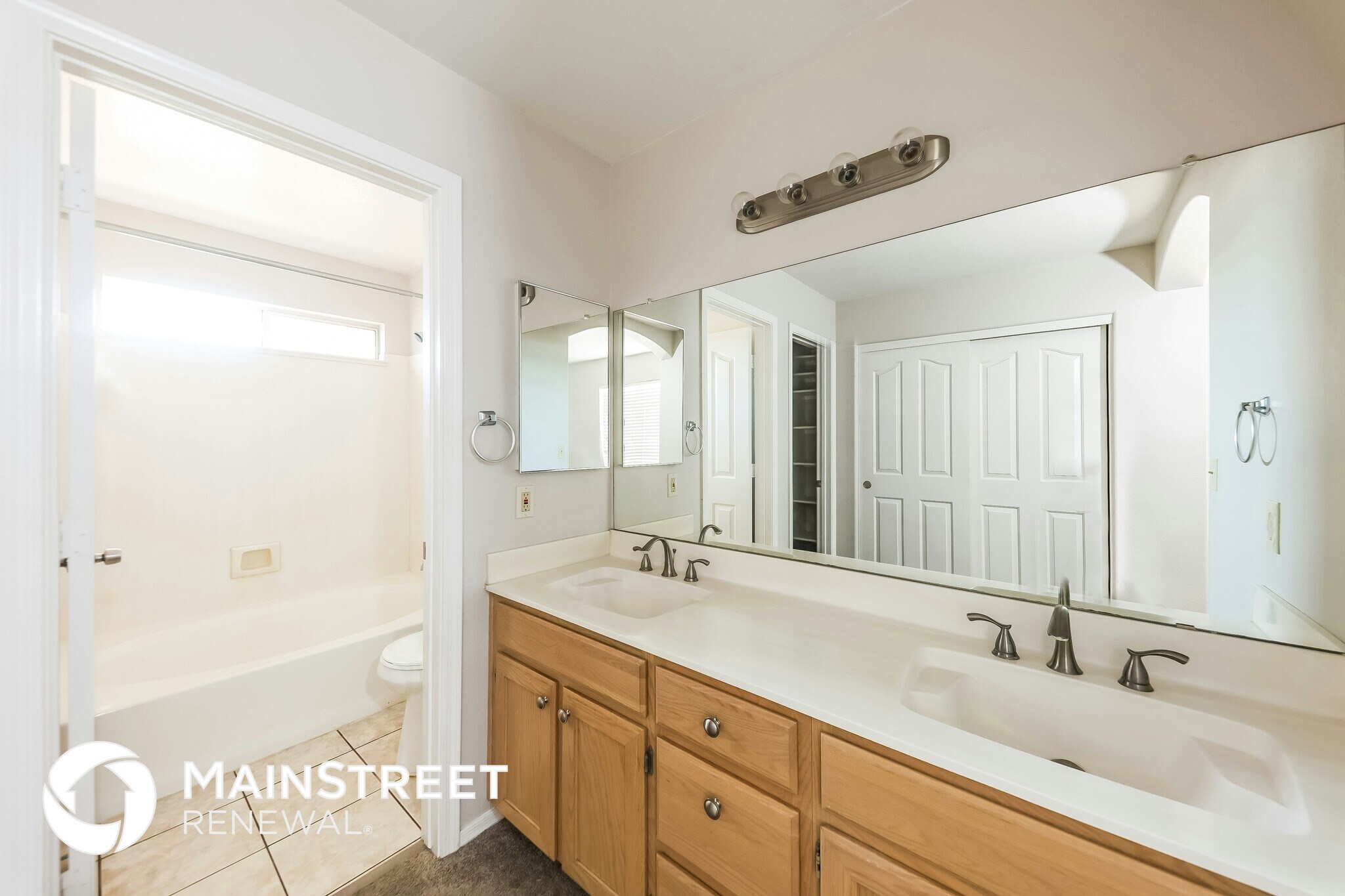 Building Photo - 18437 N 8th Pl