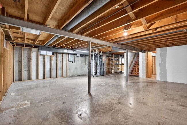 Building Photo - 1165 Lees Ln