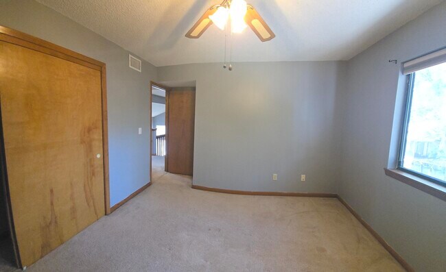 Building Photo - 3929 Balsam Dr