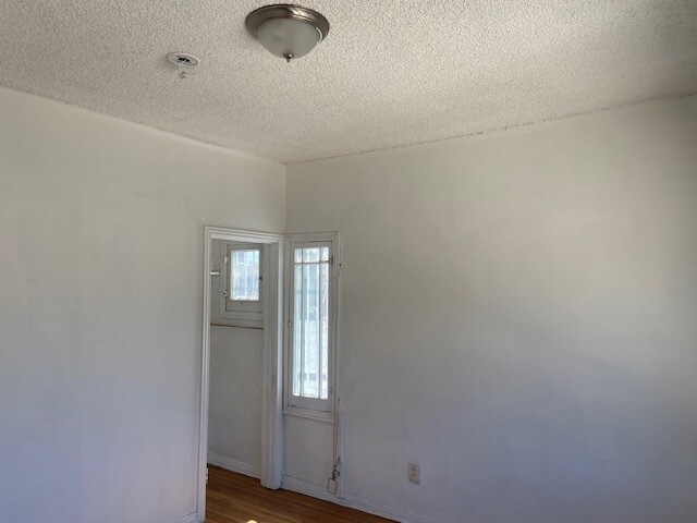 Building Photo - 800 N Mansfield Ave