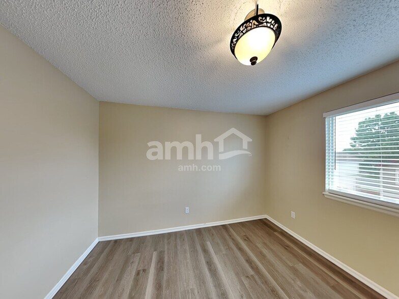 Building Photo - 17051 Numa Pl
