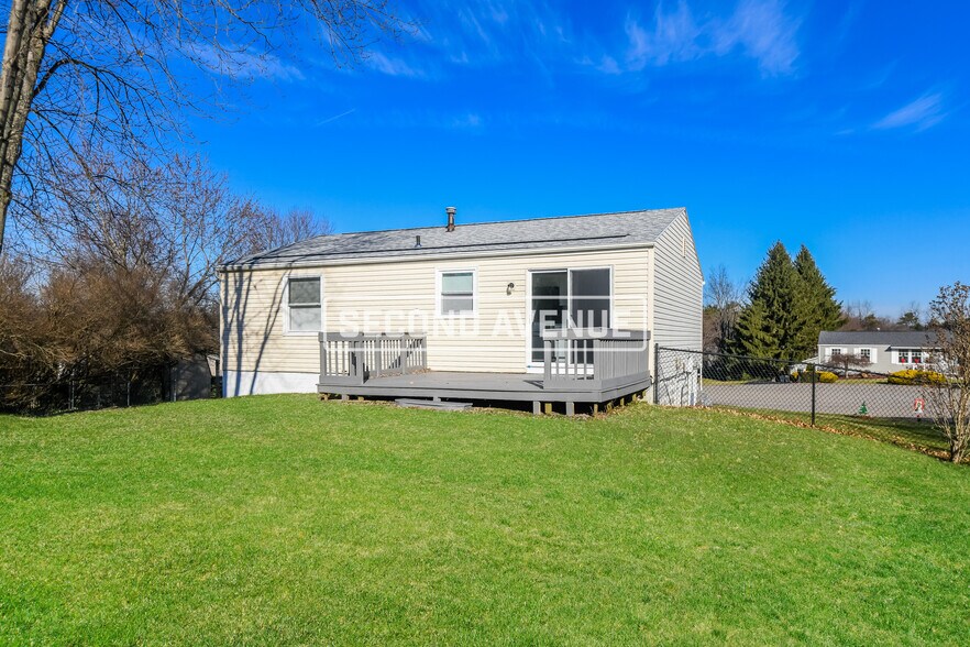 Building Photo - 402 Lehigh Dr