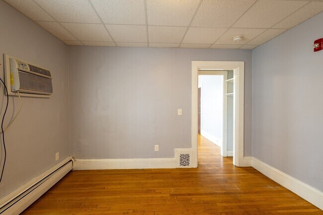 Building Photo - 555 Essex St