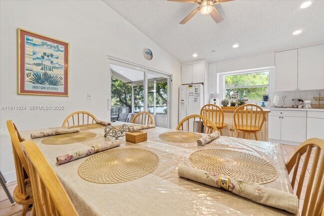 Building Photo - 2650 Scott St