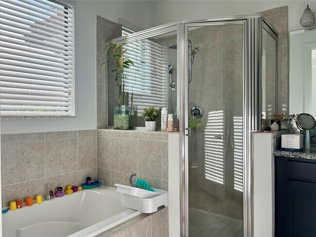 Building Photo - 1346 SW 113th Terrace